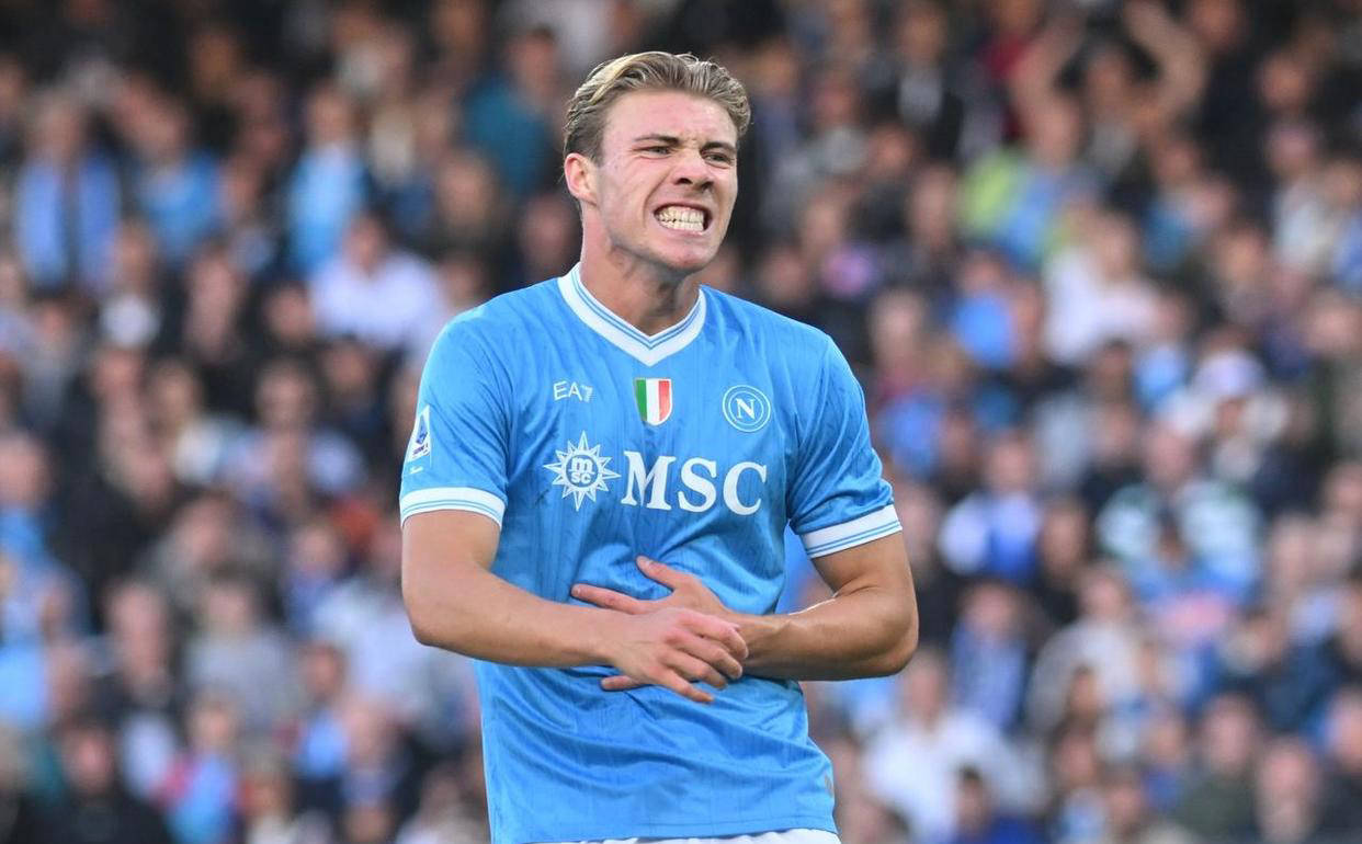 意甲第6轮:22岁曼联弃将霍伊伦助那不勒斯逆转热那亚,登顶积分榜 意甲第6轮:22岁曼联弃将霍伊伦助那不勒斯逆转热那亚,登顶积分榜