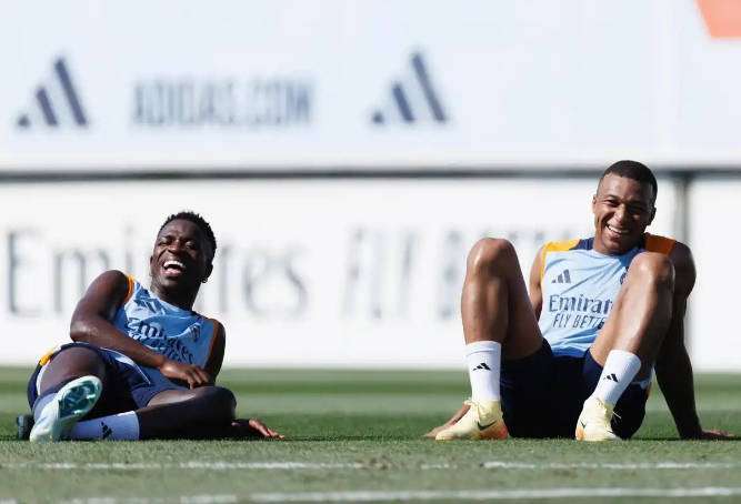 恭喜皇马!姆巴佩隔空施压,2亿巨星理亏,解决内讧剑指欧冠 恭喜皇马!姆巴佩隔空施压,2亿巨星理亏,解决内讧剑指欧冠