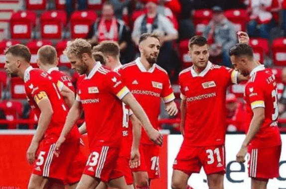 德甲焦点战:柏林联合VS门兴格拉德巴赫——战术博弈与胜负手深度解析 德甲焦点战:柏林联合VS门兴格拉德巴赫——战术博弈与胜负手深度解析