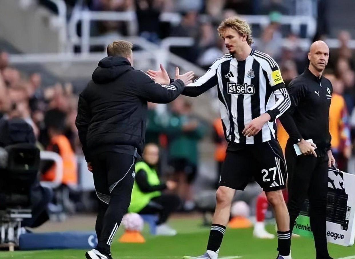 质疑变认可!5场4球,队史第一人 质疑变认可!5场4球,队史第一人