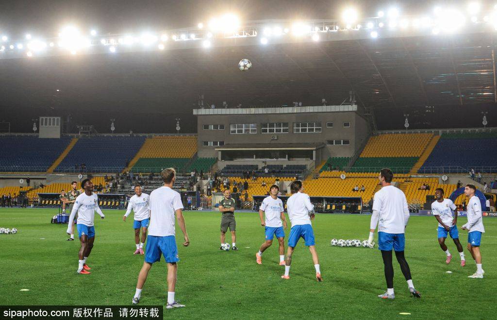 贝林厄姆重返巅峰:西甲对决中闪耀全场,2球1助为英格兰复仇之路铺路! 贝林厄姆重返巅峰:西甲对决中闪耀全场,2球1助为英格兰复仇之路铺路!